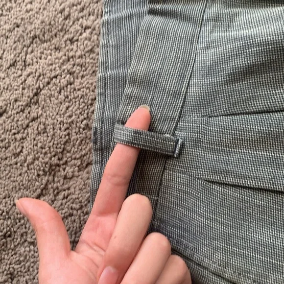 Men’s grey dress pants with pockets and a black zipper. Size small - Picture 3 of 7